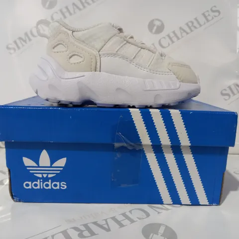 BOXED PAIR OF ADIDAS ZX 22 EL I KIDS SHOES IN WHITE UK SIZE 3
