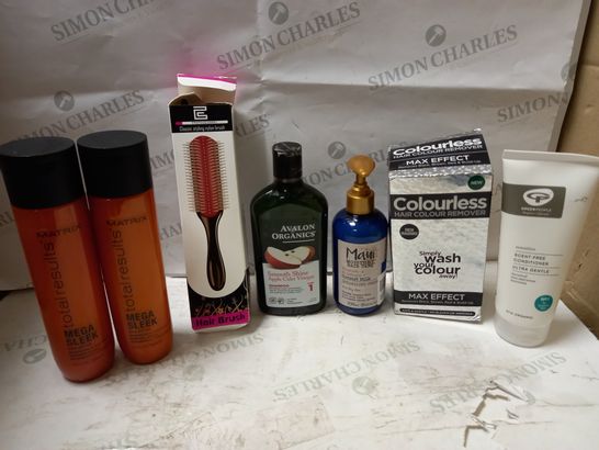 LOT OF APPROX 10 ASSORTED HAIRCARE ITEMS TO INCLUDE MATRIX MEGA SLEEK SHAMPOO, COLOURLESS HAIR COLOUR REMOVER, GREEN PEOPLE SCENT-FREE CONDITIONER, ETC