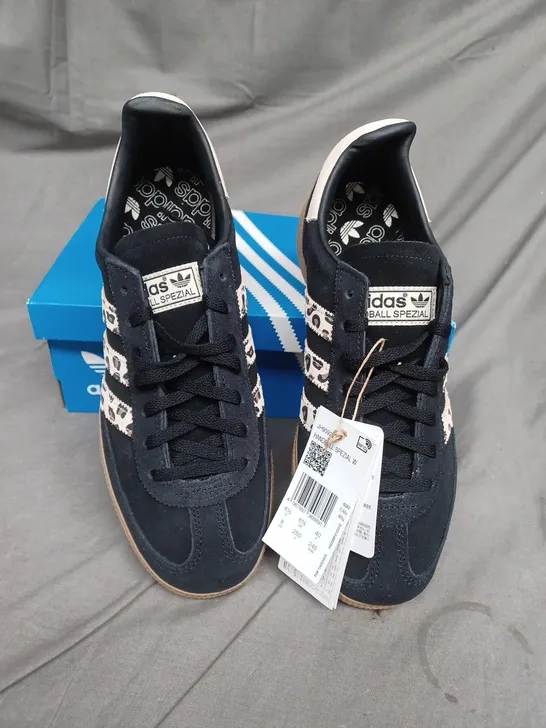 BOXED ADIDAS HANDBALL SPEZIAL W SIZE 6.5