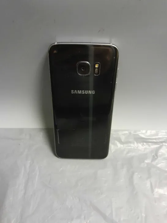 SAMSUNG S7 EDGE 32GB IN BLACK 