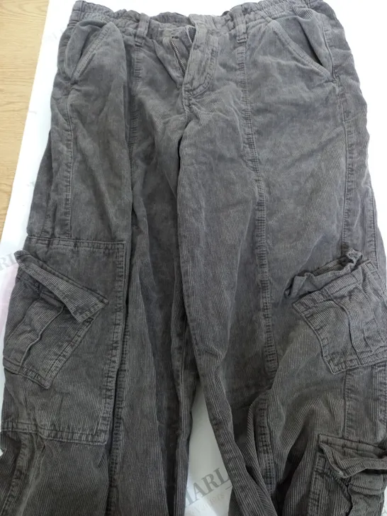 URBAN OUTFITTERSYEK CARGOS GREY SIZE L