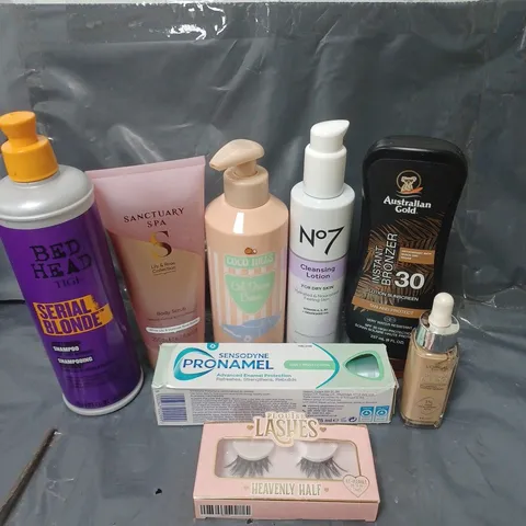 APPROXIMATELY 20 ASSORTED COSMETIC PRODUCTS TO INCLUDE BED HEAD SHAMPOO, SENSODYNE TOOTHPASTE AND NO7 CLEANSING LOTION ETC. 