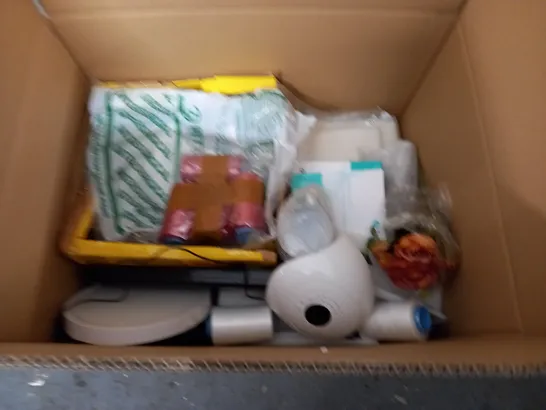 LARGE QUANTITY OF ASSORTED HOUSEHOLD ITEMS TO INCLUDE FIREANGEL ALARM, CASIO CALCULATOR AND RAMBLER CUP