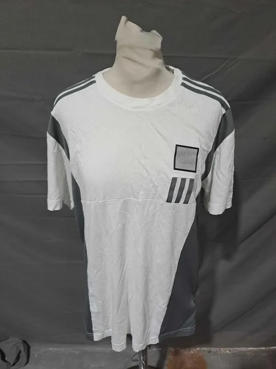 ADIDAS ORIGINAL CASUAL T-SHIRT SIZE M