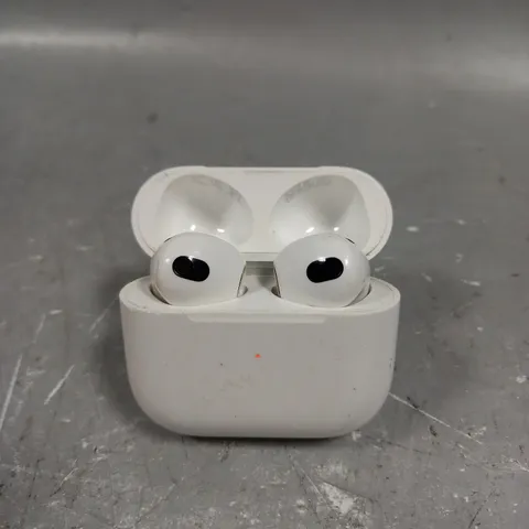 APPLE AIRPODS WITH CHARGING CASE - A2566 