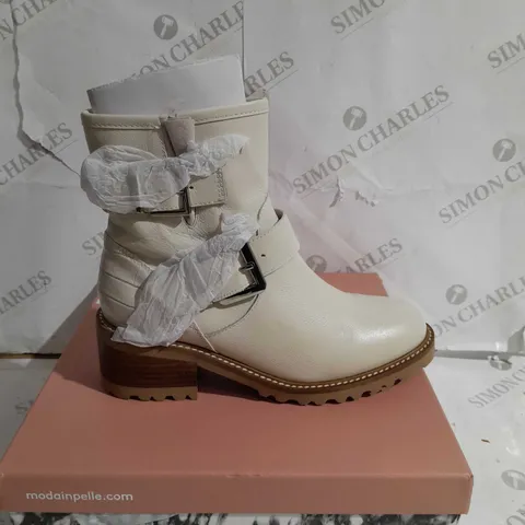 BOXED MODA IN PELLE CORNELIA BIKER BOOTS, CREAM - SIZE 6