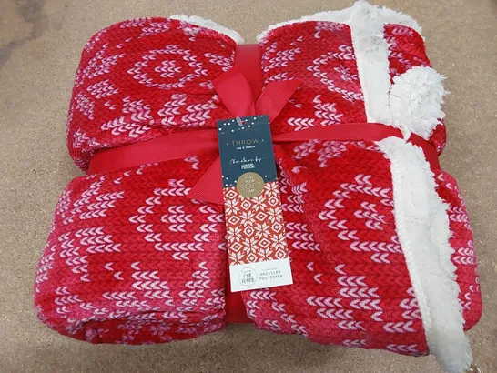 LOT OF BRAND NEW BLANKETS/THROWS TO INCLUDE; 5X 120 X 150CM RED THROW, 1X KING SIZED SOFT TOUCH BLANKET, 1X 120 X 150CM NUTCRACKER THROW (1 BOX)