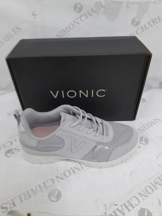 BOXED PAIR OF VIONIC GREY/PINK MESH TRAINERS SIZE 6 