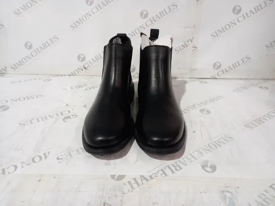 BECKETT BLACK LEATHER BOOTS