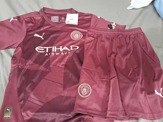 MANCHESTER CITY KIT FOR CHILDREN SIZE 24 