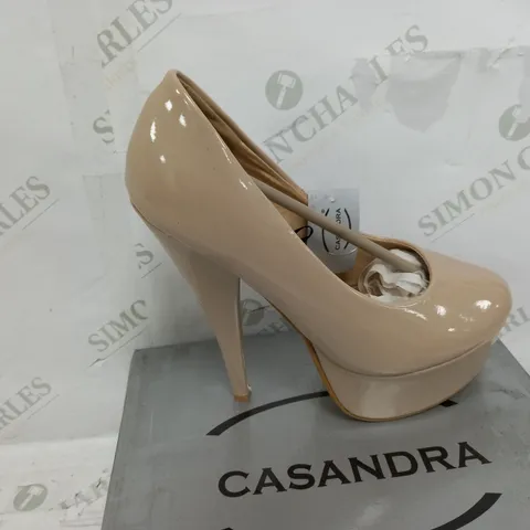 NUDE PATENT STILLETTO SIZE 6