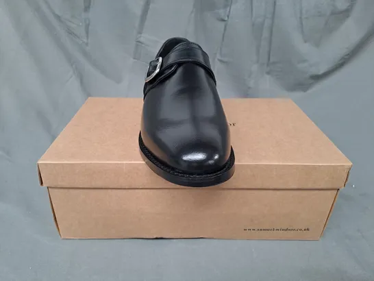 BOXED PAIR OF SAMUEL WINDSOR SHOES IN BLACK UK SIZE 10