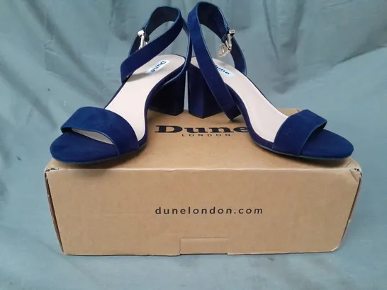 BOXED PAIR OF DUNE LONDON OPEN TOE BLOCK HEEL SUEDE SANDALS IN NAVY EU SIZE 36