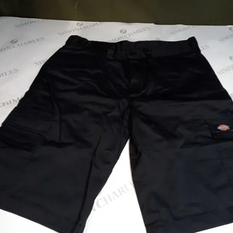 DICKIES EVERYDAY SHORTS IN BLACK - UK 34