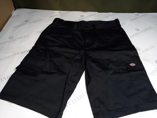 DICKIES EVERYDAY SHORTS IN BLACK - UK 34