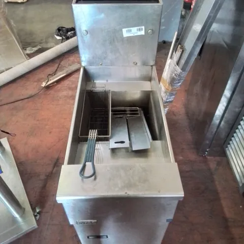 PITCO COMMERCIAL 2 BASKET GAS FRYER