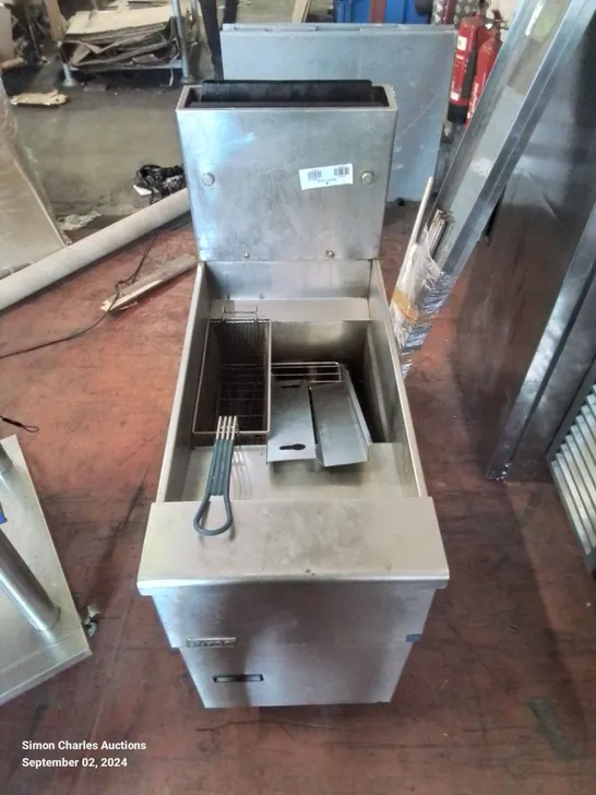 PITCO COMMERCIAL 2 BASKET GAS FRYER