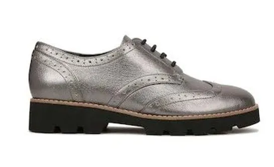 VIONIC CHARM ALFINA BROGUES SAND SIZE 8