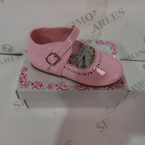 BOXED PAIR OF MELIA PINK SHOES SIZE 7 TODDLER
