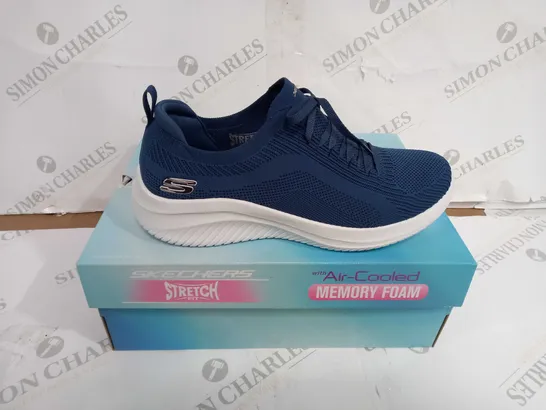 BOXED PAIR OF SKECHERS STRETCH FIT ULTRA FLEX 3.0 SHOES NAVY UK SIZE 7