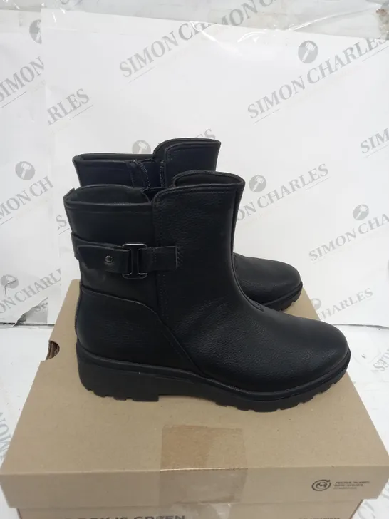 BOXED CLARKS BLACK LEATHER CALLA MID LOW BOOTS 