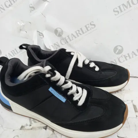 BOXED VIONIC BREILYN TRAINER IN BLACK - SIZE 5