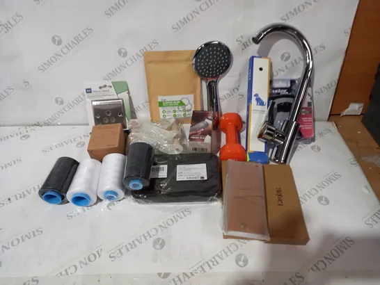 BOX OF ASSORTED HOUSEHOLD ITEMS TO INCLUDE SHOWER HEADS, TAPS, LIGHT SOCKET 