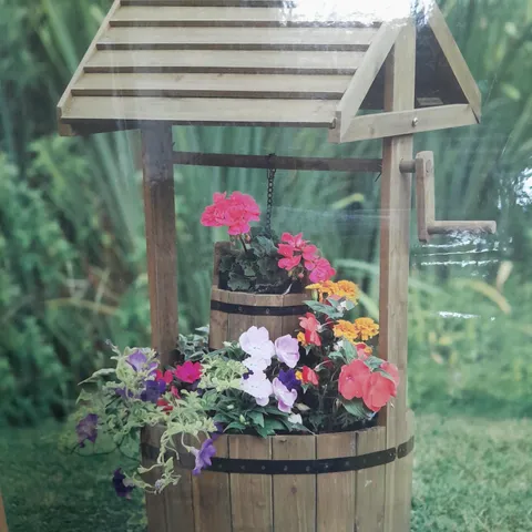 LARGE WISHING WELL GARDEN ORNAMENT 