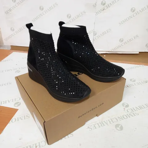 BOXED PAIR OF DUNE BLACK SHOES SIZE 5 