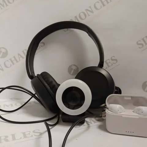 LOT OF APPROXIMATELY 26 ELECTRICALS TO INCLUDE BLACKWEB USB WEBCAM, JVC HEADPHONES IN BLACK (HA-S21M), JVC TRUE WIRELESS EARBUDS IN WHITE, ETC