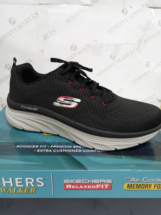 BOXED SKETCHERS D'LUX WALKER MEMORY FOAM IN BLACK - SIZE 10