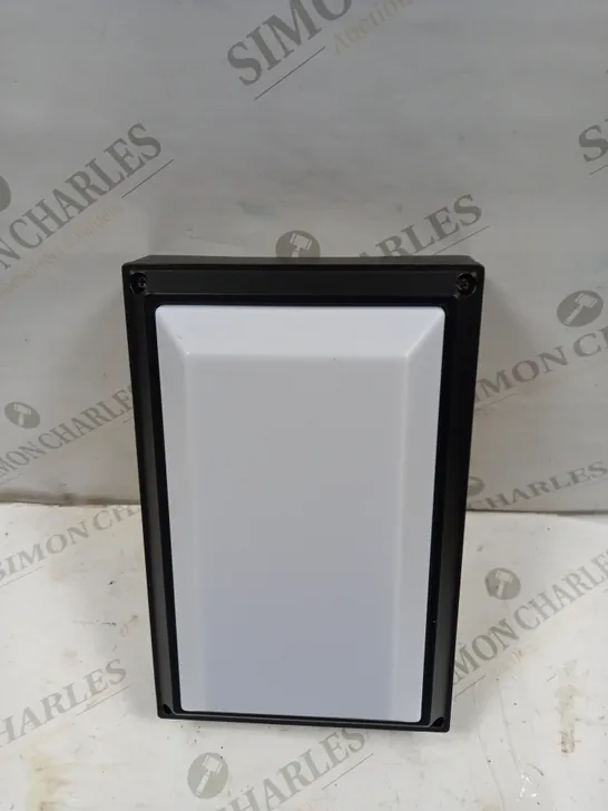 LIGHTLESS OUTDOOR LED WALL LIGHT