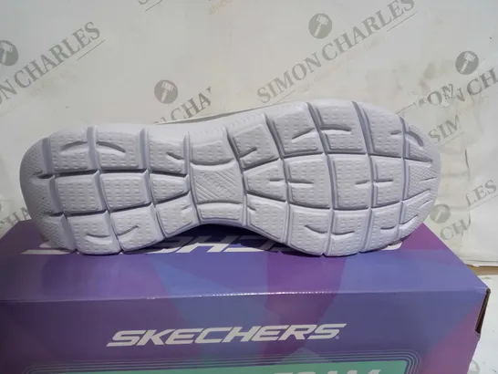 BOXED SKETCHERS WHITE OPEN TOP TRAINER - SIZE 7