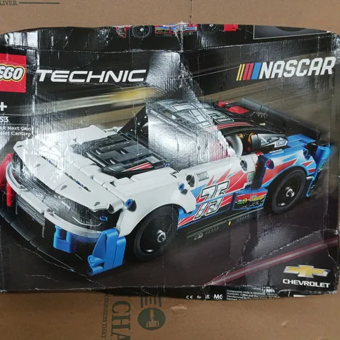 BOXED LEGO TECHNIC NASCAR NEXT GEN CHEVROLET CAMARO - 42153