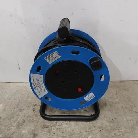 BOXED POWER MASTER 25M CABLE REEL 230V FREESTANDING 