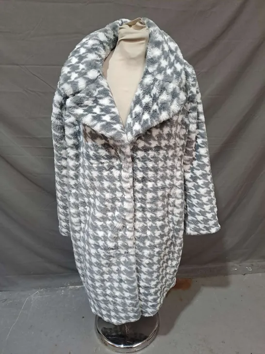 CENTIGRADE HOUNDSTOOTH COAT IN GREY/WHITE SIZE M