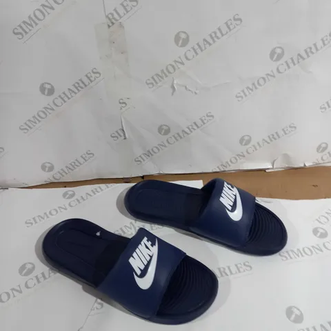 UNBOXED PAIROF NIKE NAVY SLIDERS SIZE UK 9