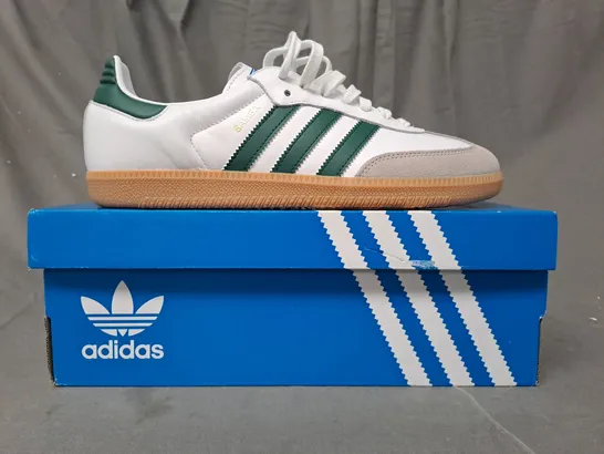 BOXED PAIR OF ADIDAS SAMBA OG SHOES IN WHITE/GREEN UK SIZE 9