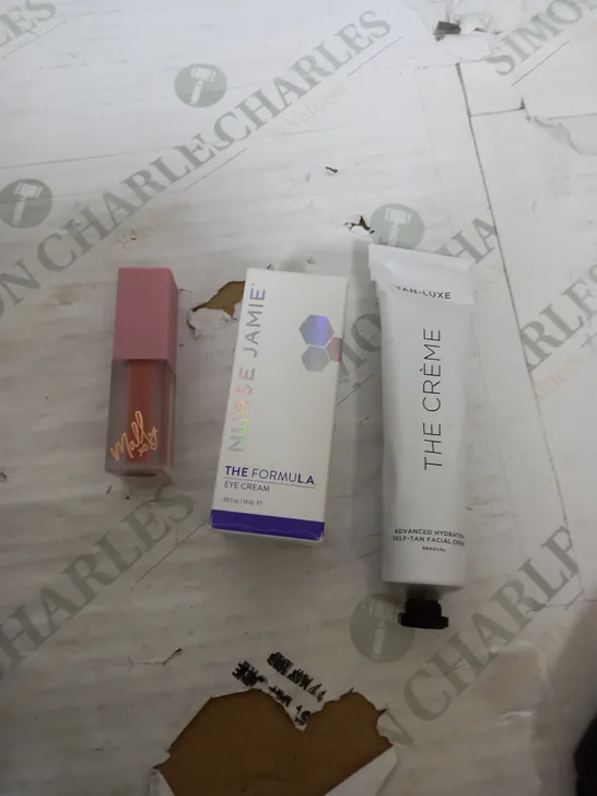 BOX OF ASSORTED HEALTH AND BEAUTY PRODUCTS TO INCLUDE TAN CREAM - EYE CREAM - LIPSTICK 