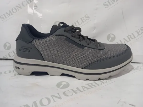 PAIR OF SKECHERS GO-WALK TRAINERS IN GREY UK SIZE 6.5