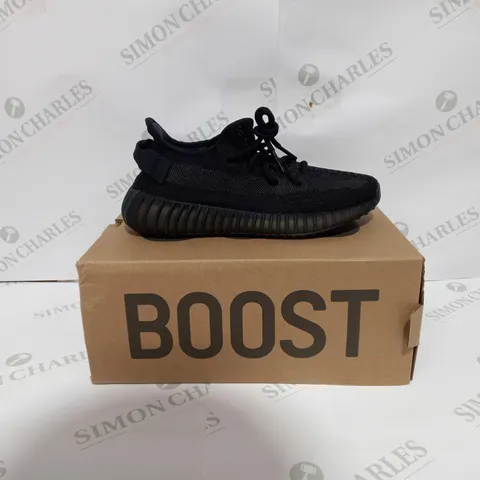 YEEZY BOOST 350 V2 IN BLACK - UK 5