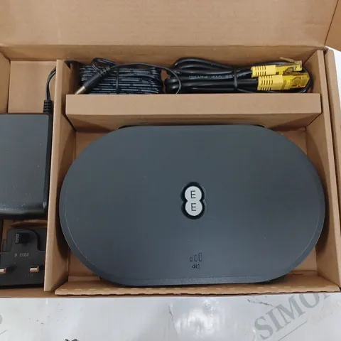 BOXED EE / BT Hybrid Connect router LRDD6391BF-SA