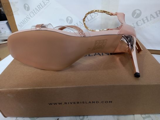 BOXED PAIR OF RIVER ISLAND LIGHT PINK TORONTO STRAPPY HEELS - UK 7
