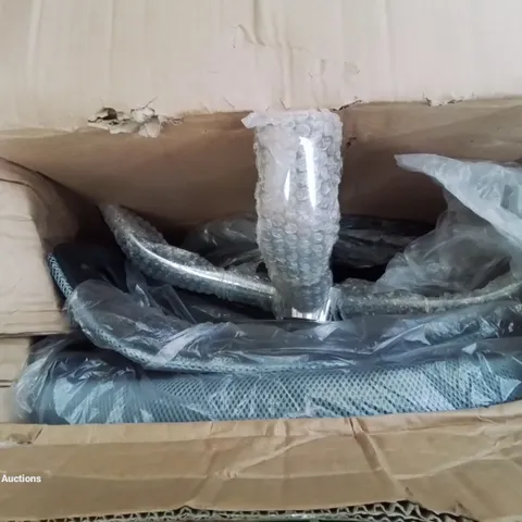 A BOXED GREY CUSHIONED MESH UPHOLSTERED SWIVEL OFFICE CHAIR 