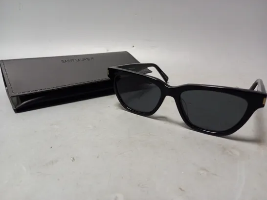 BOXED SAINT LAURENT BLACK SUNGLASSES 