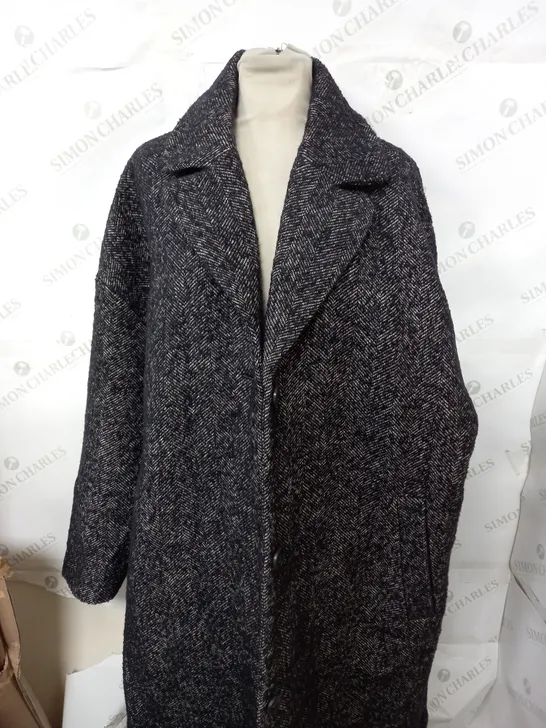 SEA SALT CORNWALL TRENWHEAL COAT IN SLATE BLACK - UK 22