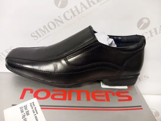 BOXED ROAMERS TWIN GUSSET CASUAL SHOE SIZE 6