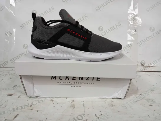 BOXED PAIR OF MCKENZIE TRAINERS IN GREY/BLACK UK SIZE 7