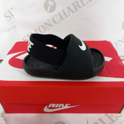 BOXED PAIR OF NIKE KAWA JUNIOR SLIDERS - BLACK - UK 2.5C