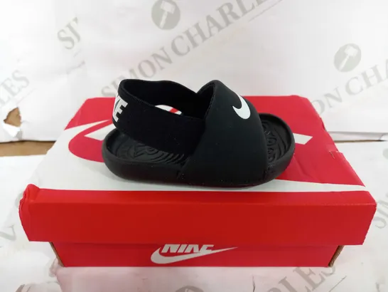 BOXED PAIR OF NIKE KAWA JUNIOR SLIDERS - BLACK - UK 2.5C